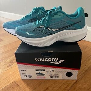 Saucony Women’s Axon 3